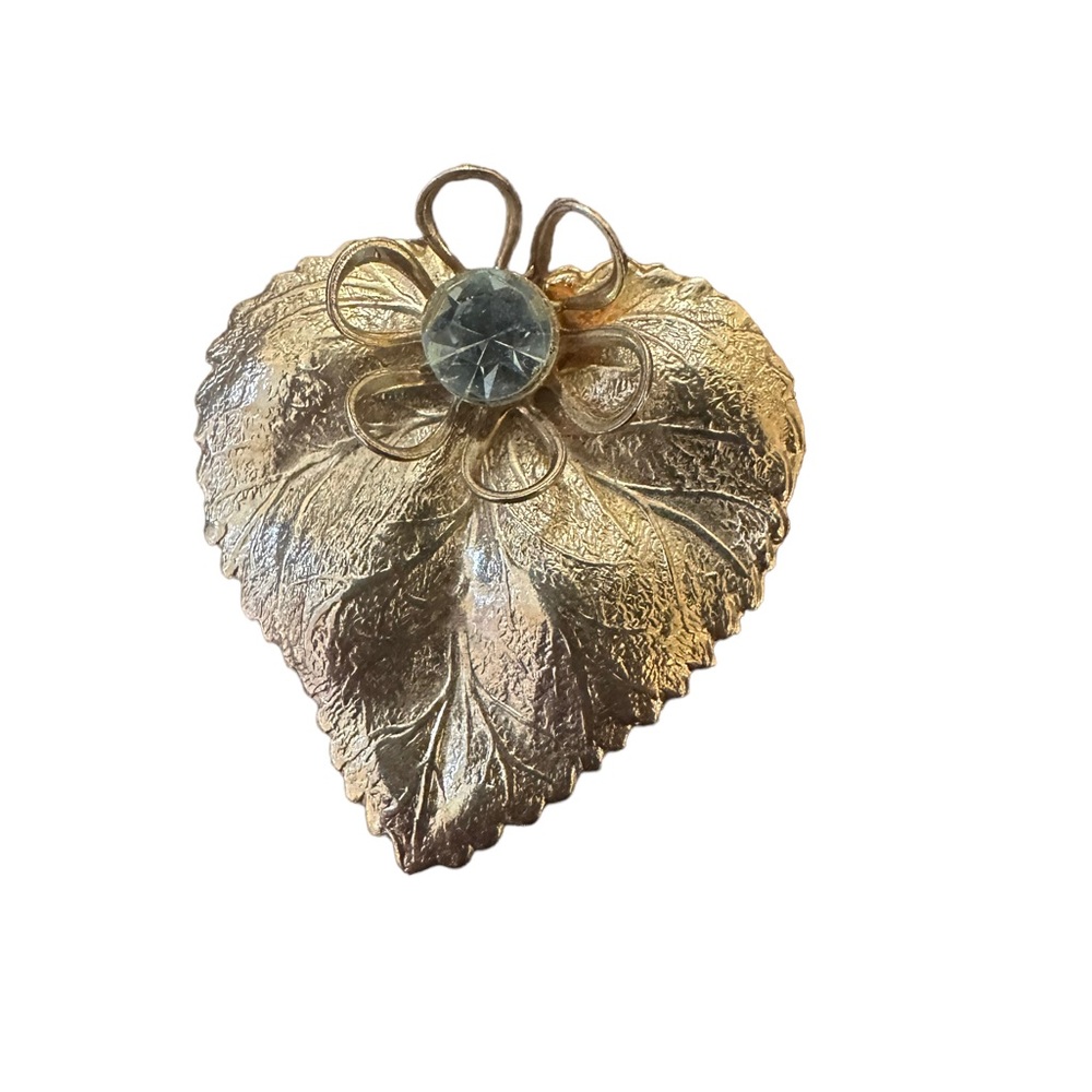 Leaf brooch